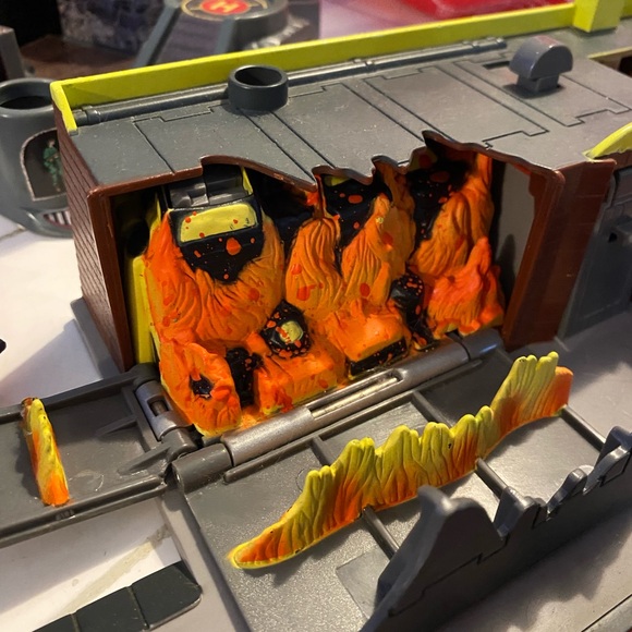 Huge BUNDLE (20+ items) Micro Machines - Picture 7 of 8